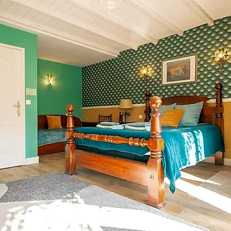 L'ecrin Des Roches Bed & Breakfast